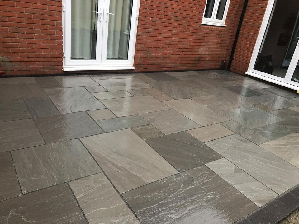 Patio Kandla Gray Sandstone Paving Project In Rickmansworth (5)