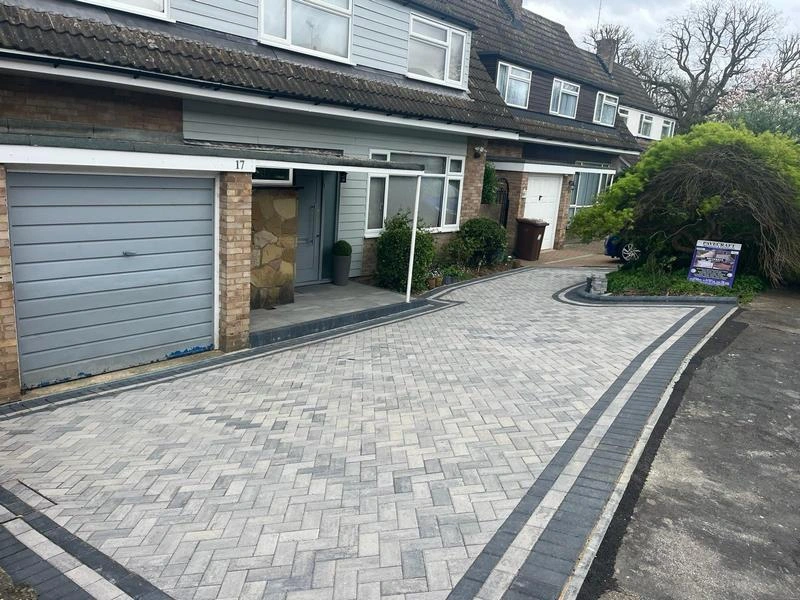 Bushy Block Paved Driveway With Porcelain Step 06