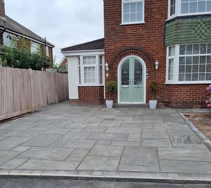 Watford Block Paved Driveway Artificial Grass 07